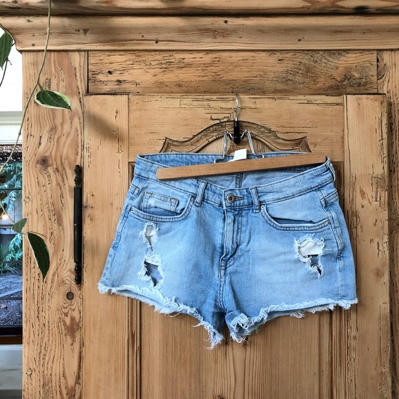 JEAN SHORTS - Picture 1 of 3
